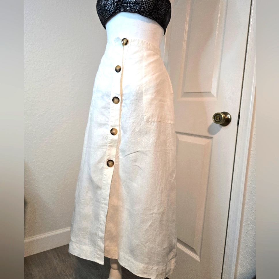 White Linen A-Line Midi Skirt With Buttoned Front. Size 4